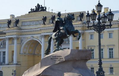 Обзорная автобусная экскурсия по Петербургу с посещением Петропавловской крепости