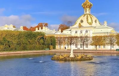 Детская (школьная) экскурсия в Петергоф.