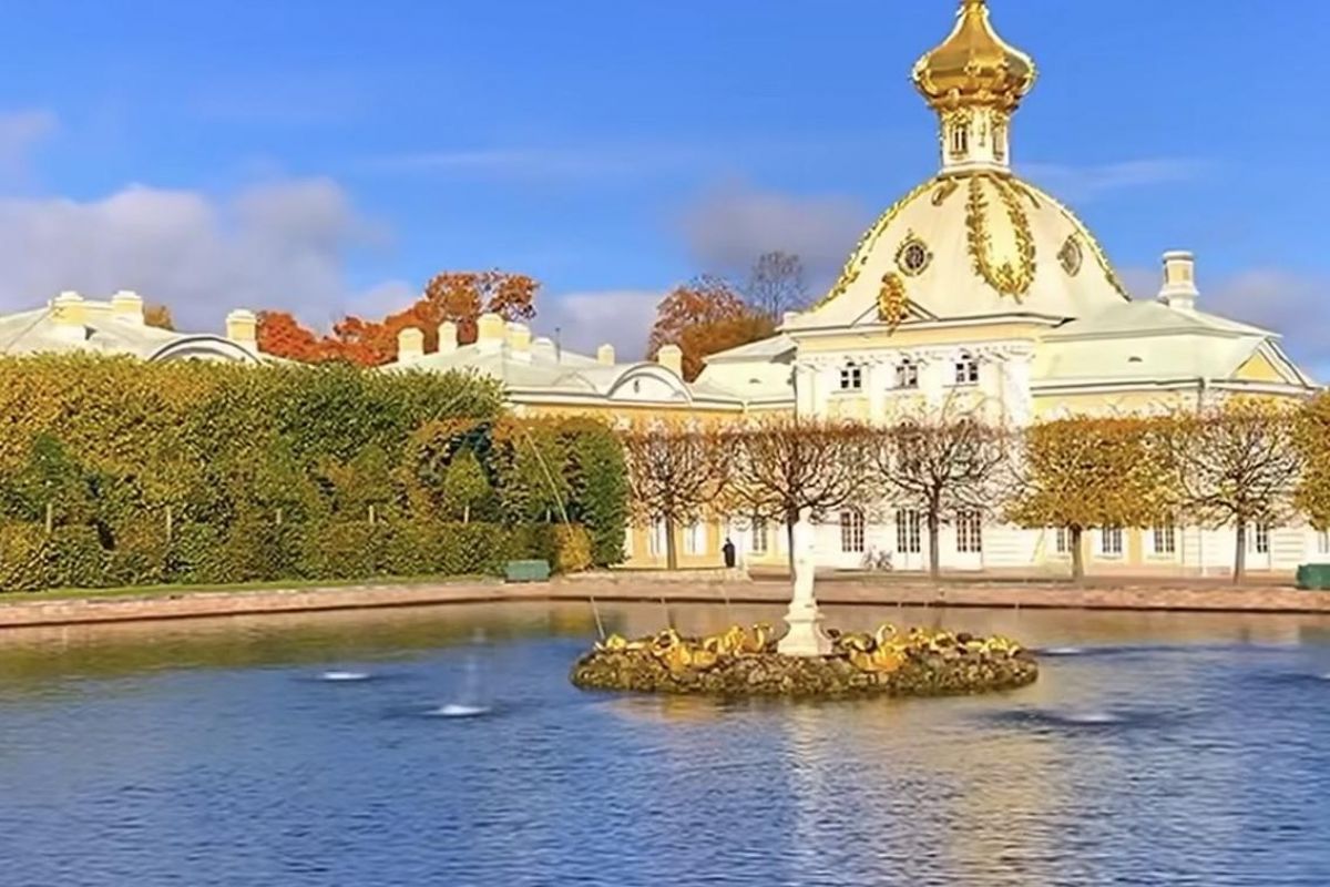 Детская (школьная) экскурсия в Петергоф.
