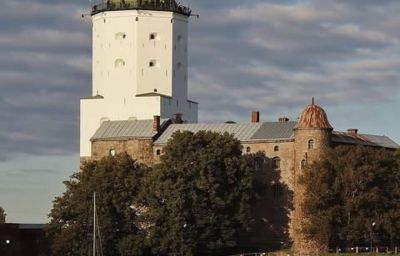 Выборг, парк МОНРЕПО - автобусная экскурсия из Санкт-Петербурга